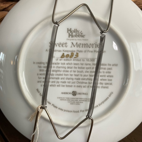 Holly Hobbie Sweet Memories Christmas Plate - Picture 3 of 3